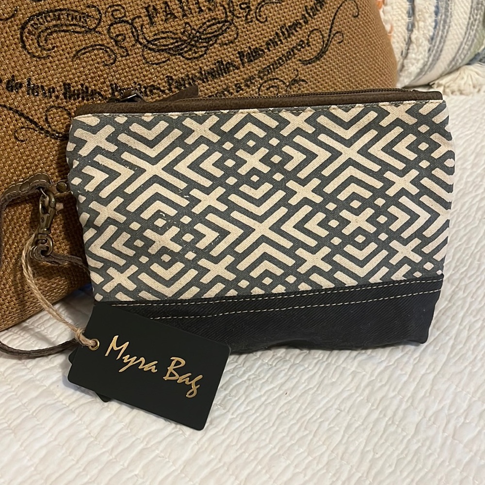 Myra small bag NWT wristlet